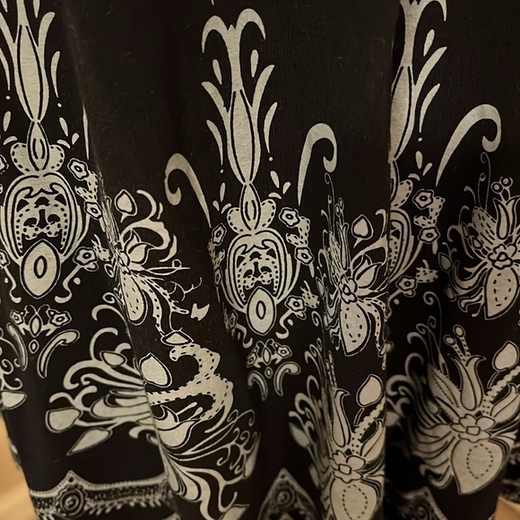 Furnex black embellished tunic size medium - Picture 3 of 8